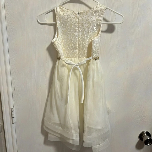 Beautiful Little Girls Formal Off White Dress Size 6X Beaded Belt Layered Skirt - Picture 5 of 8